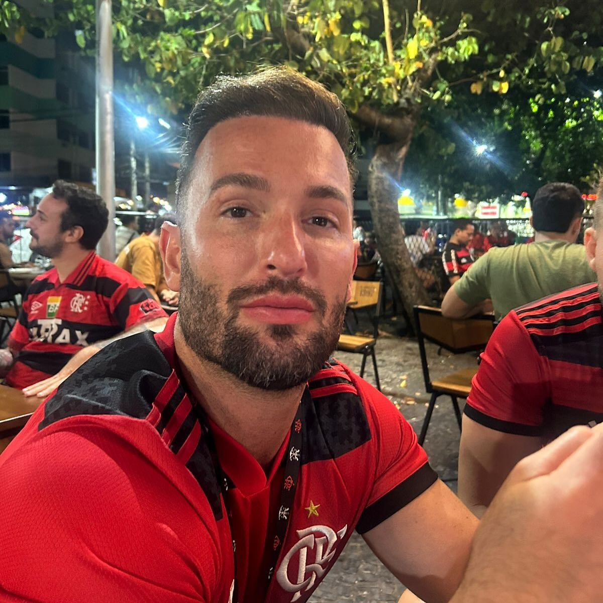 Acesse a página de Diego Hypolito